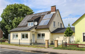 Cozy Apartment In Wurster Nordseeküste With Wifi